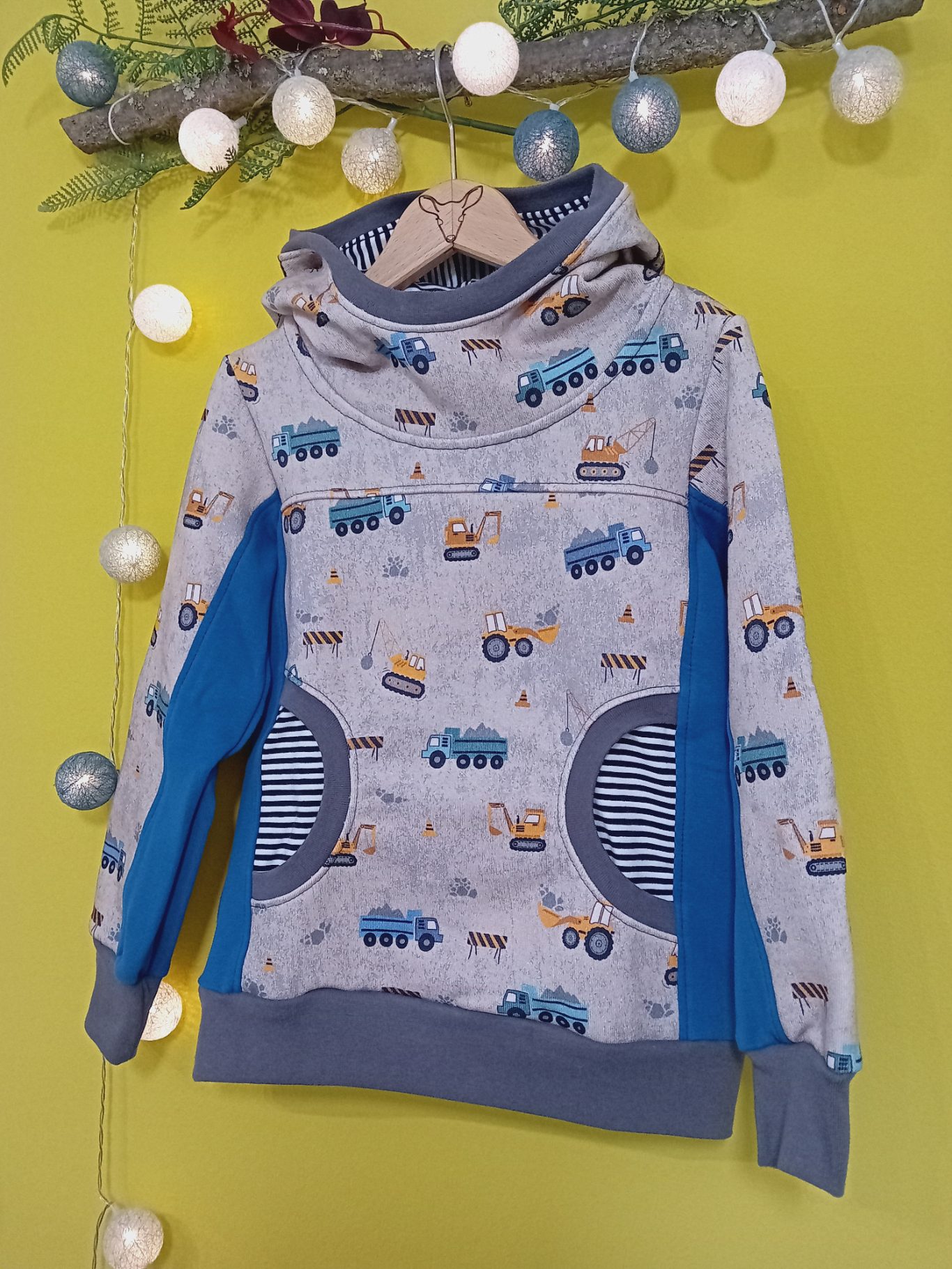 Basic Hoodie mit Teilung