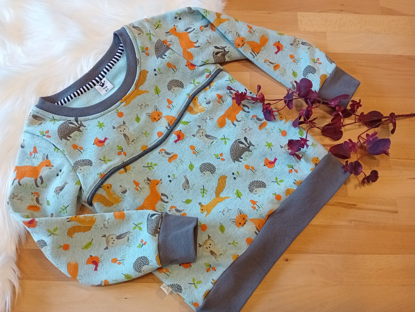 Basic Pulli mit Paspel
