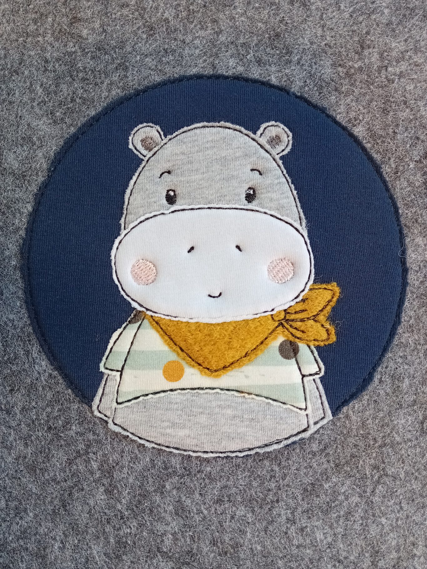 Nilpferd, Stickdatei von Mr. Needlecut