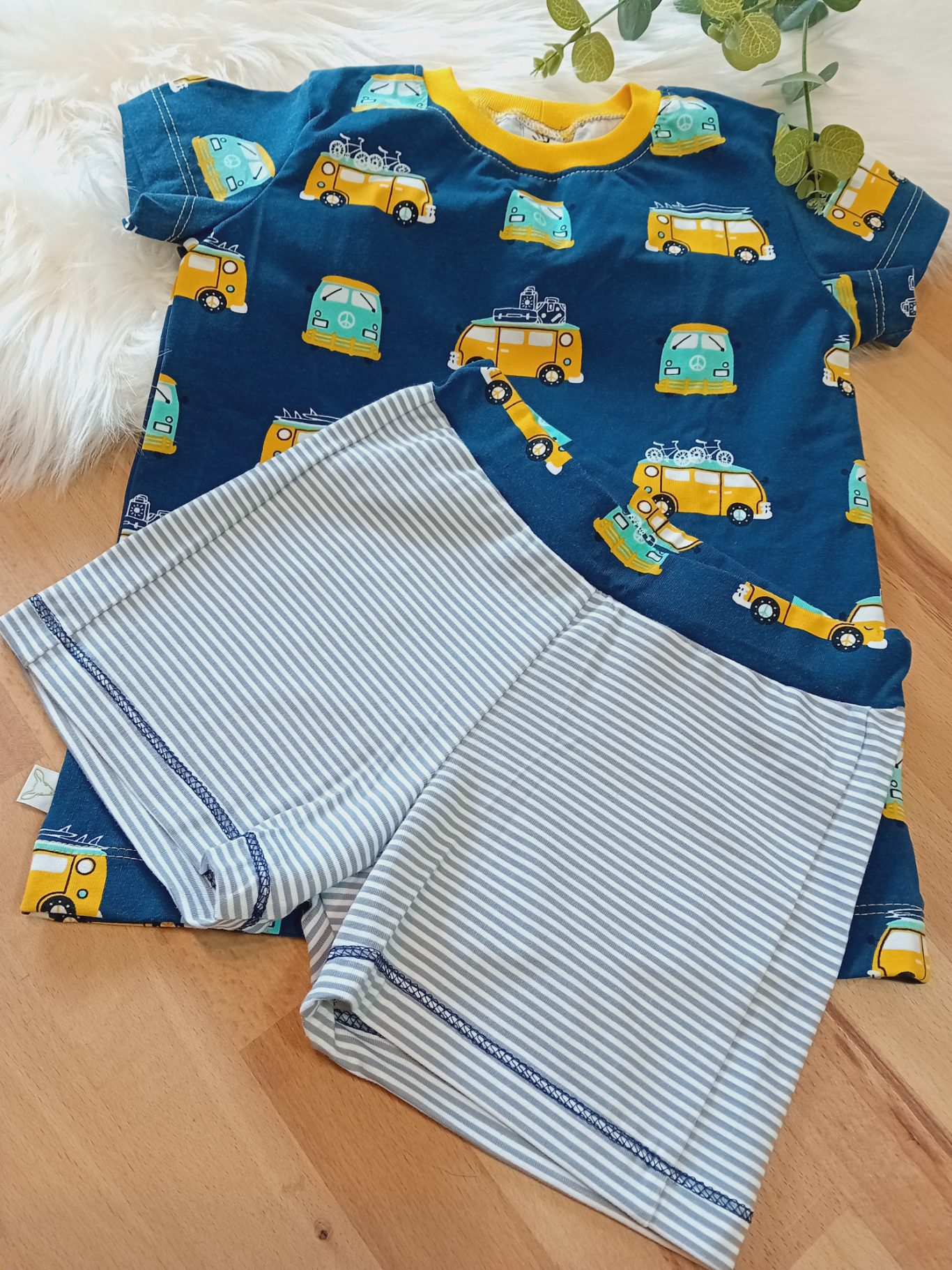 Schlafanzug Hose & Shirt